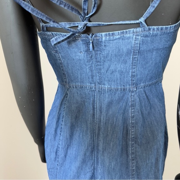 ⚪️ ASOS DESIGN Hourglass soft denim halterneck slip dress in midwash / Size 4 - Picture 5 of 7